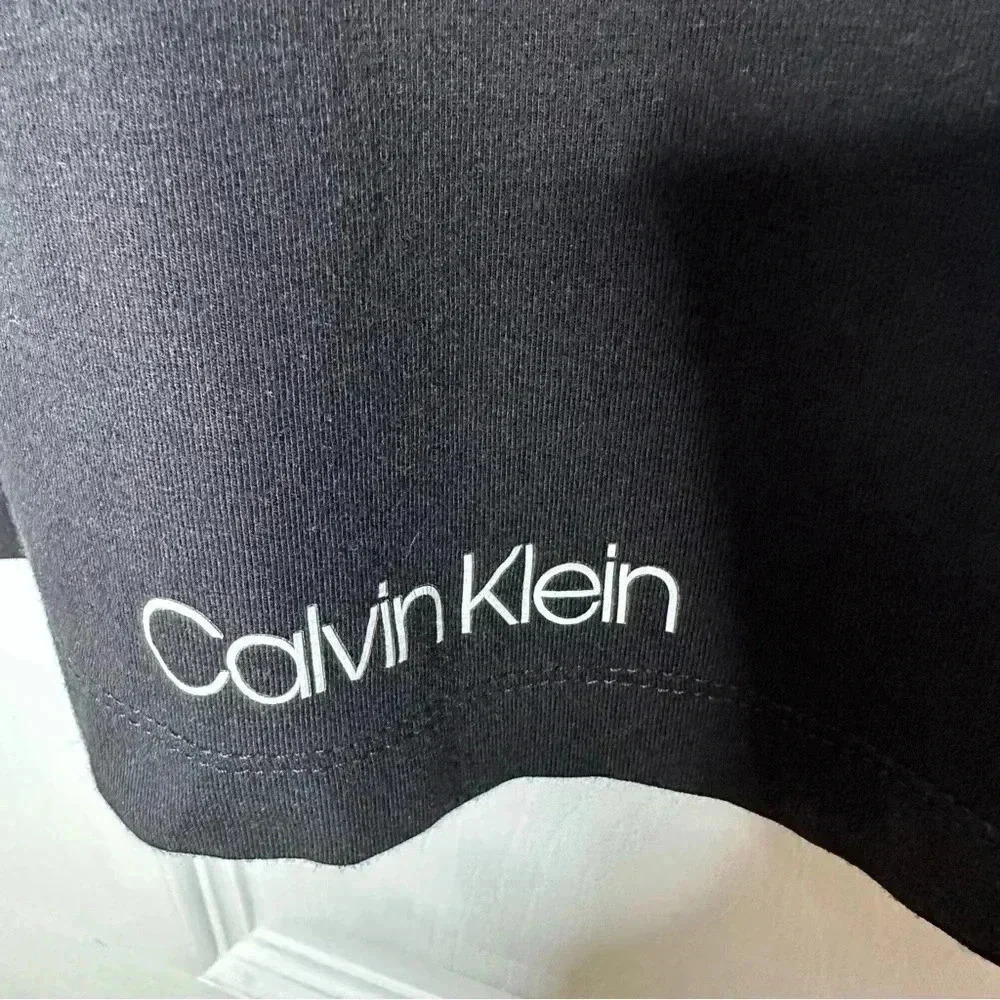 Calvin Klein V-Neck T-Shirt Black Soft Size Large - Picture 7 of 16